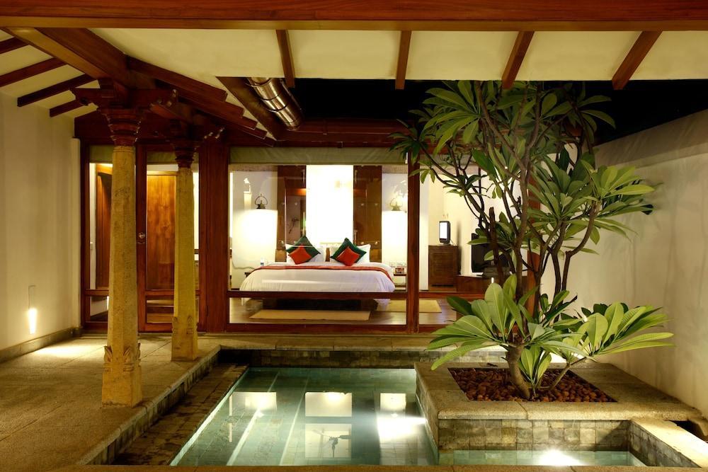 Heritage Madurai Exterior foto A pool villa at The Oberoi, Mauritius