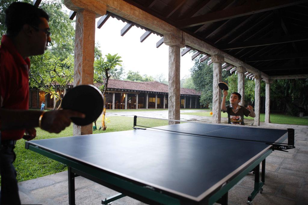 Heritage Madurai Exterior foto Table tennis at the resort